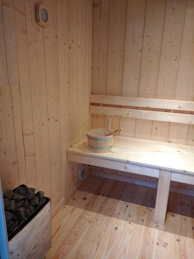 Sejour Au Jardin De Cupidon Avec Jacuzzi Et Sauna Balbigny Exterior foto